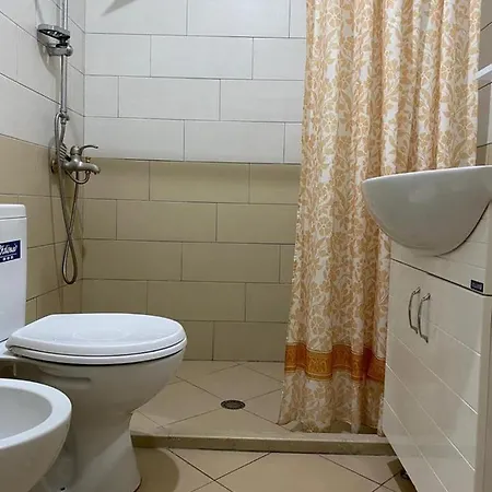 Meta - Welcoming With Byrek & Traditional Meals ベッド・アンド・ブレックファスト Gusmar