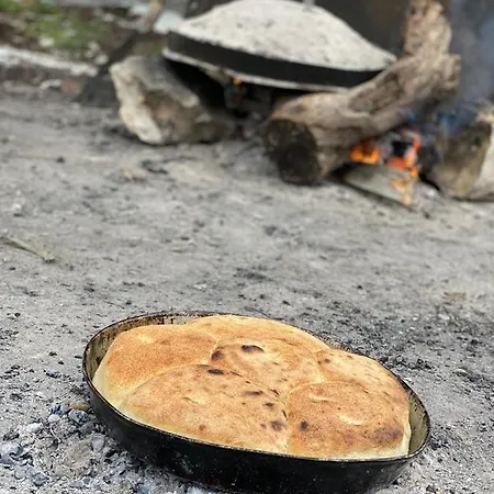 Meta - Welcoming With Byrek & Traditional Meals ベッド・アンド・ブレックファスト 4*