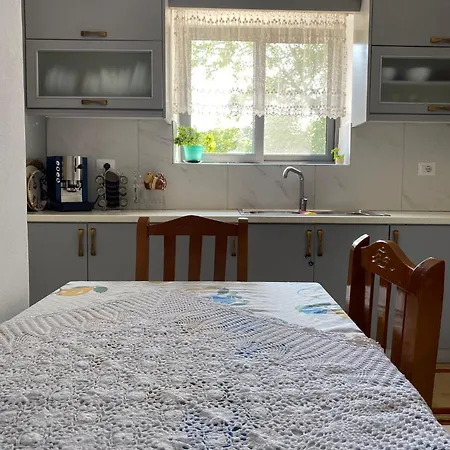 Bed & Breakfast Meta - Welcoming With Byrek & Traditional Meals