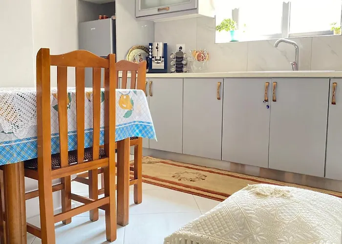 Meta - Welcoming With Byrek & Traditional Meals Отель типа 