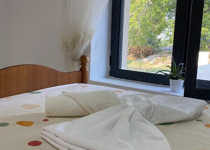 Couette-café Meta - Welcoming With Byrek & Traditional Meals